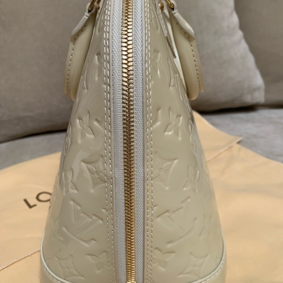 Brand New Louis Vuitton , classic Alma PM - Picture 2 of 11